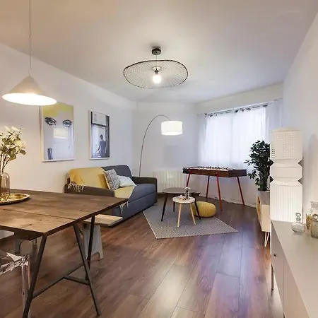 Apartment Must Center